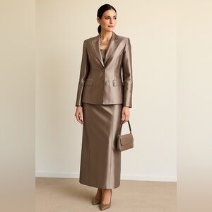 Vintage Silver elegant formal 2-piece skirt suit. Structured jacket. Size 6